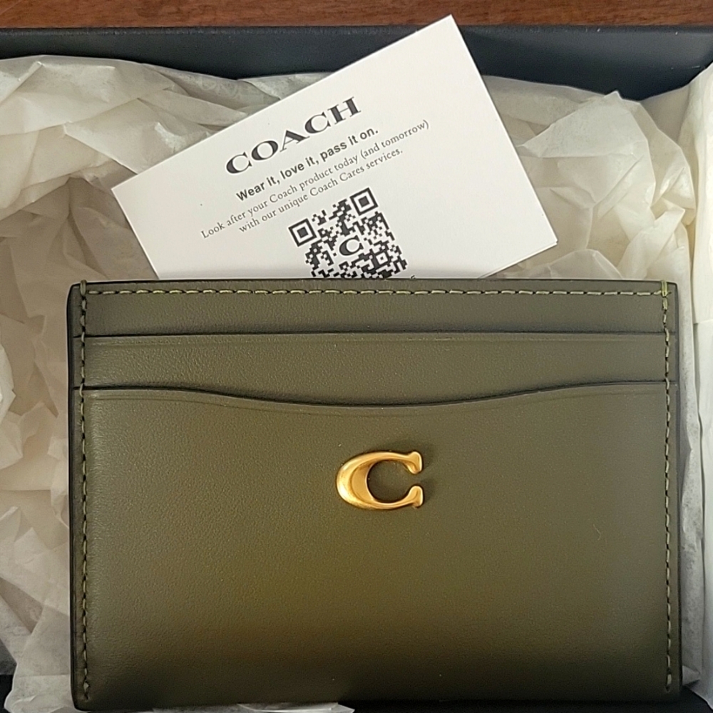 NIB COACH Leather Essential Card Holder wallet, Brass/Olive. Monogrammed "M.F."
